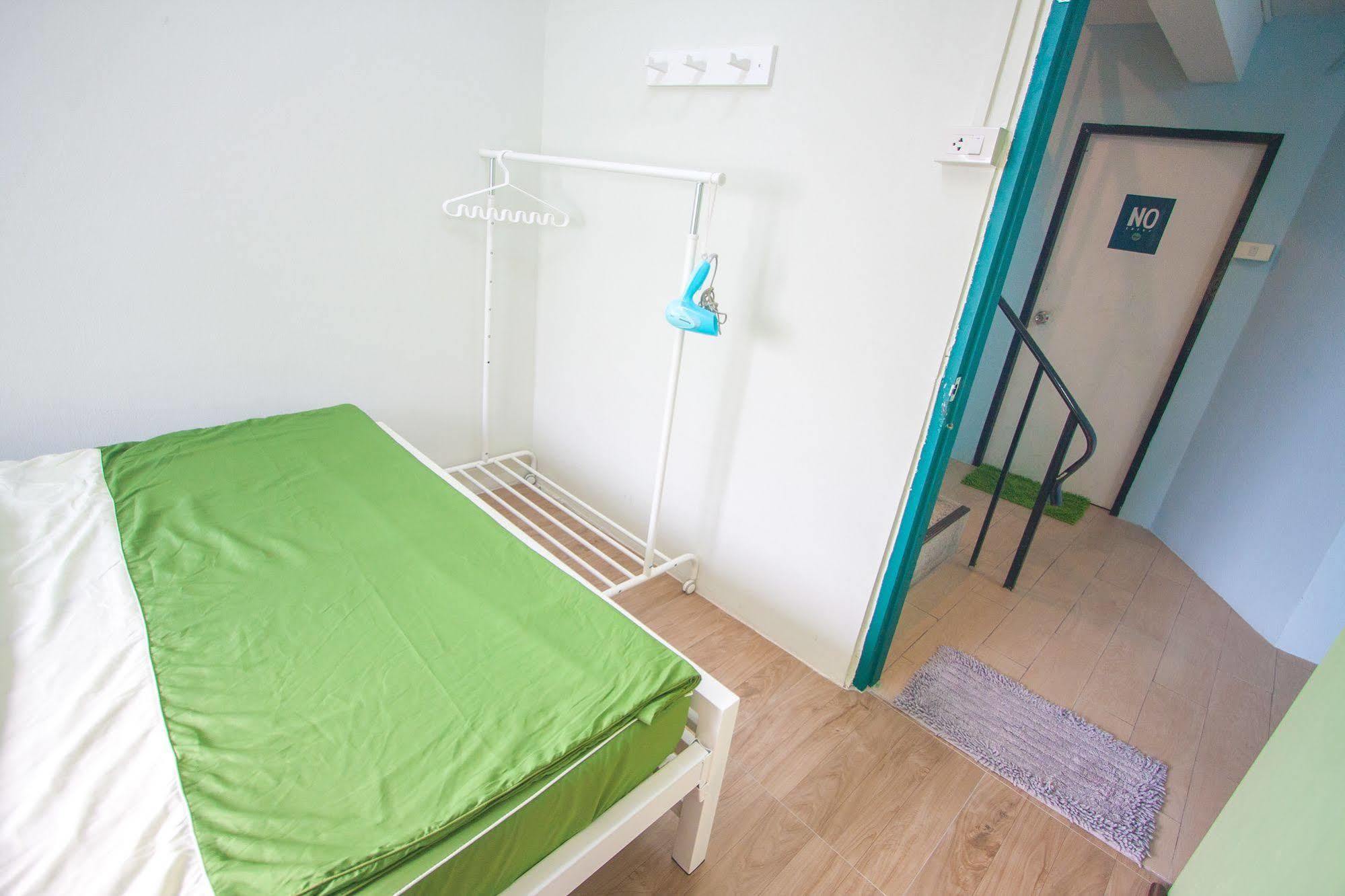 Nacorn Hostel Бангкок Экстерьер фото